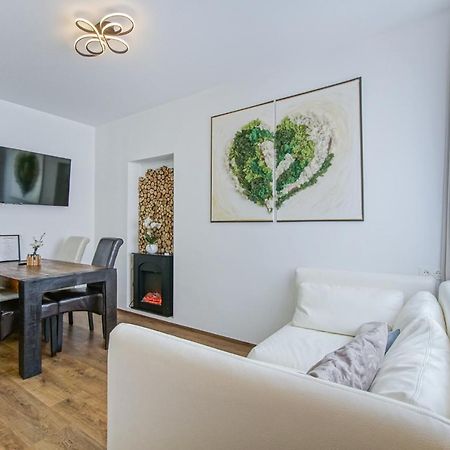 Auszeit Steiraland 8 Mit Ueberdachten Balkon Und Parkplatz Leoben  Exterior foto