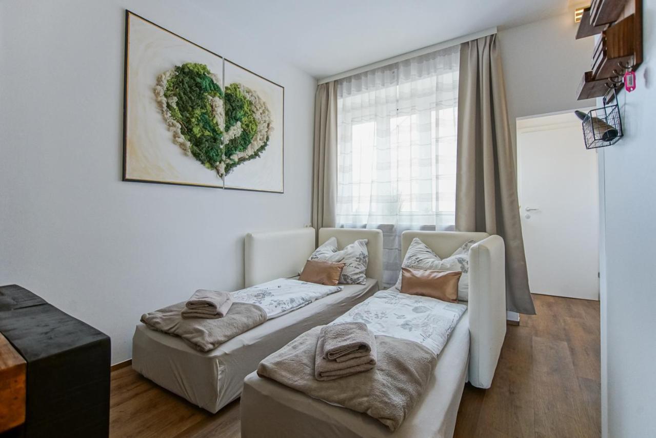 Auszeit Steiraland 8 Mit Ueberdachten Balkon Und Parkplatz Leoben  Exterior foto